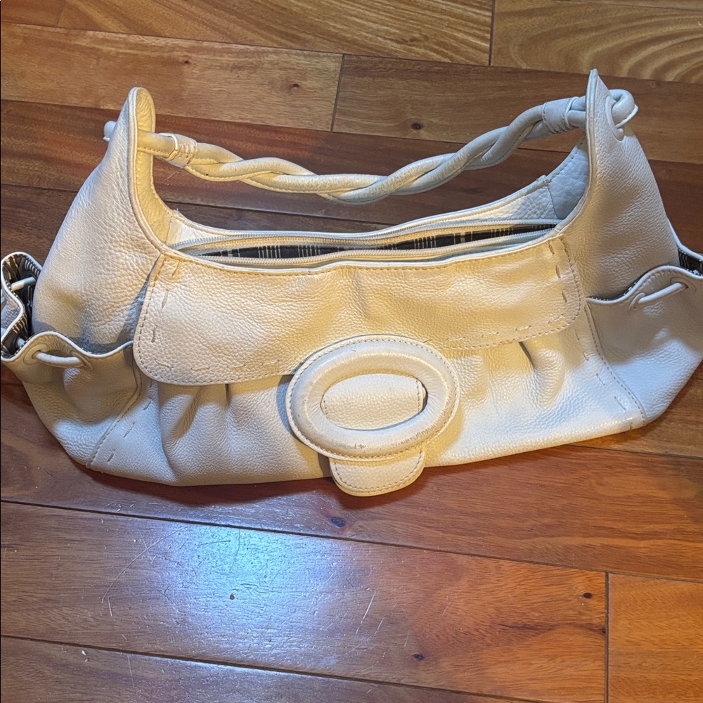 Elegant white Leather Handbag